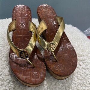 Tory Burch Gold Leather Platform Thong Sandals with Brown Embossed Footbed